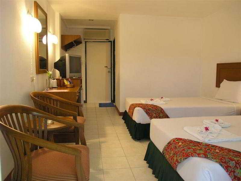 Kamala Beach Inn Phuket Εξωτερικό φωτογραφία